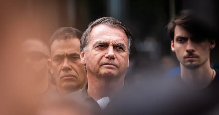 Bolsonaro é preso preventivamente após STF apontar risco de fuga e descumprimento de medidas
