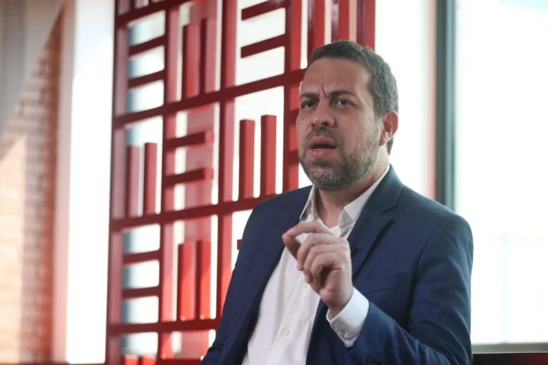 Boulos sugere “transição” para pequenas empresas no fim da escala 6×1