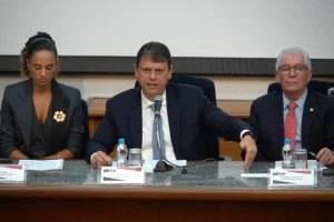 Tarcísio fala em “operação histórica” contra Refit: “Fraudam R$ 350 milhões por mês”