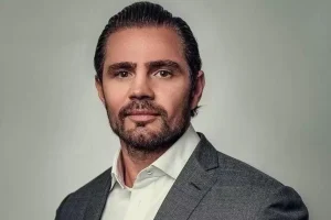 Vorcaro e outros presos testam tornozeleira antes de serem soltos