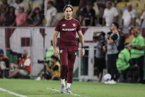 Zubeldía reencontra São Paulo em jogo direto por vaga na Libertadores