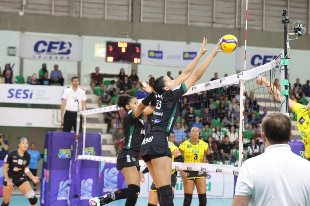 Brasília Vôlei volta a vencer e se afasta do Z-2 da Superliga Feminina