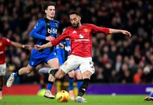 Manchester United empatia na Premier League com gols de brasileiros