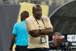 Copa do Mundo: técnico do Suriname renuncia ao cargo antes da repescagem