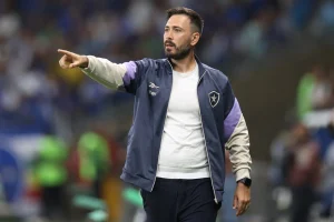 Davide Ancelotti elogia atuação do Botafogo e fala sobre rodada final