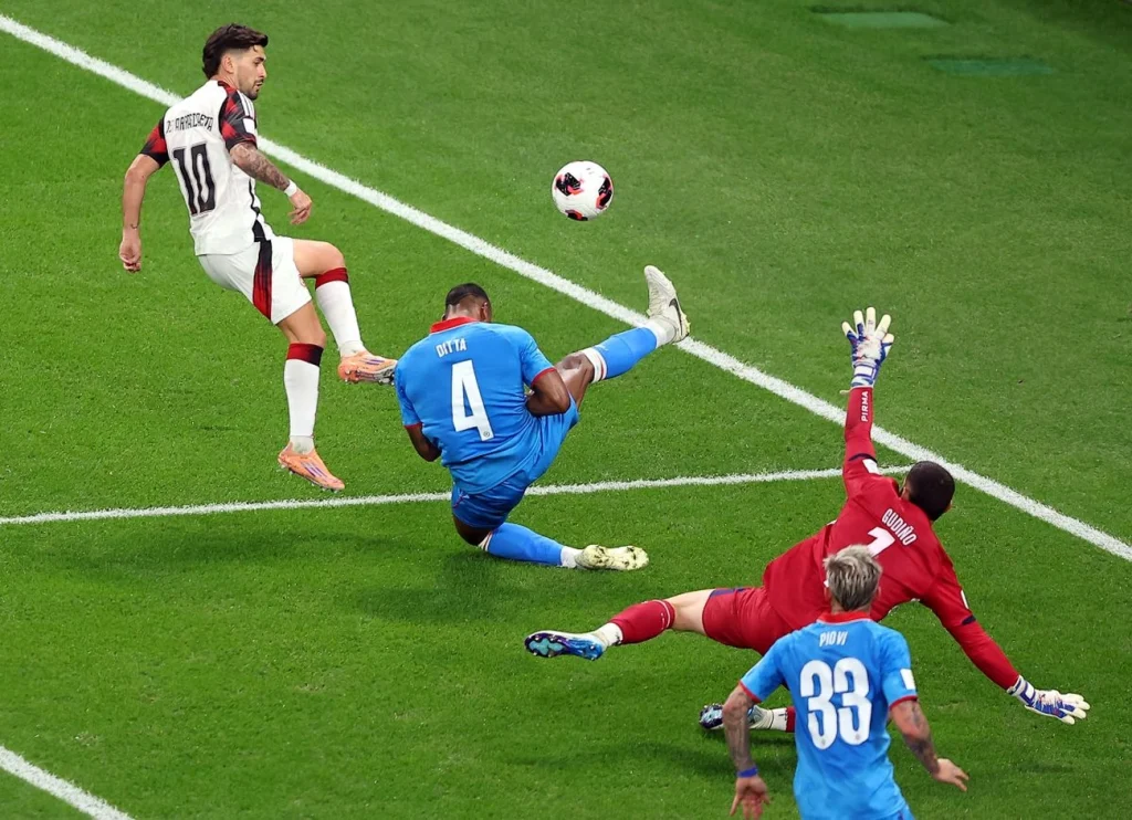 De novo ele! Arrascaeta marca o segundo do Flamengo contra Cruz Azul