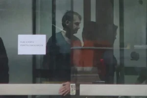 Bolsonaro agora pede exame de urgência na prisão para tratar hérnia