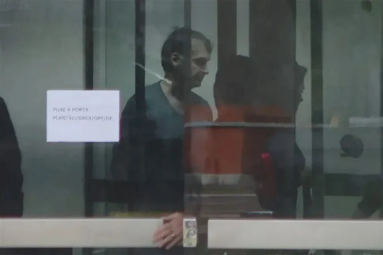 Bolsonaro agora pede exame de urgência na prisão para tratar hérnia