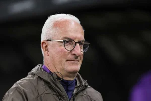 Dorival Júnior revela problemas no Corinthians em entrevista coletiva