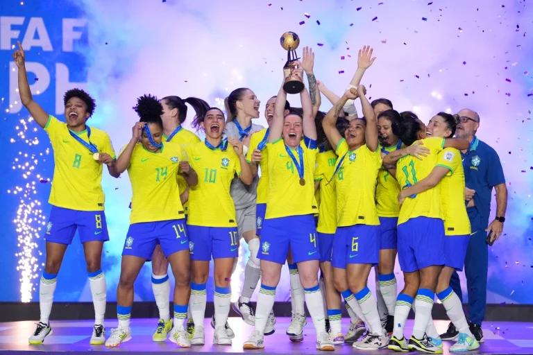 Futsal: Brasil bate Portugal e é campeão da 1ª Copa do Mundo Feminina