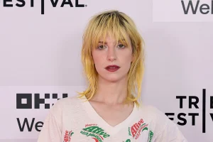 Hayley Williams revela que ‘desmaiou’ durante show com PinkPantheress