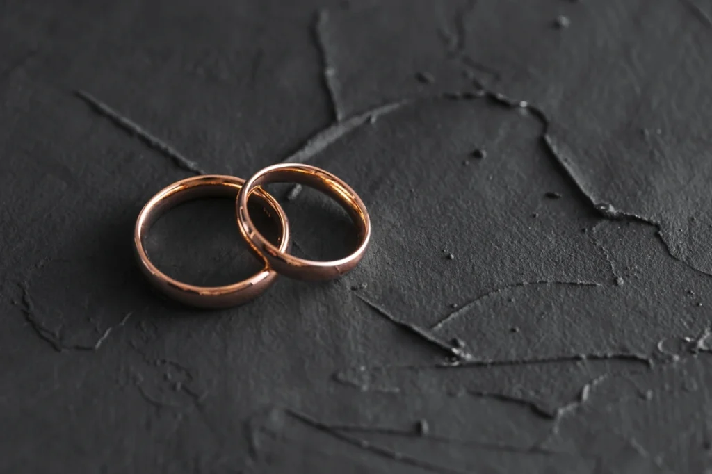 Homem engole anéis roubados antes de ser preso no litoral de SP Homem engole anéis roubados antes de ser preso no litoral de SP