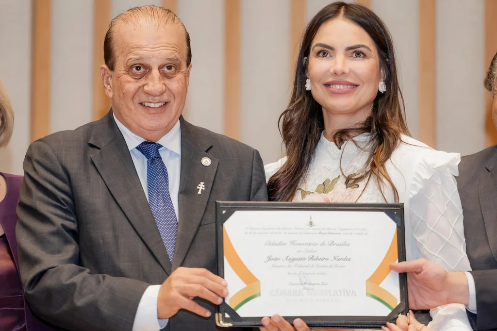 Ministro Augusto Nardes recebe título de Cidadão Honorário de Brasília