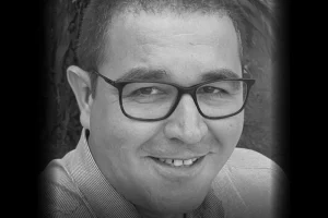 Motociclista de 46 anos morre em choque com carro em SP