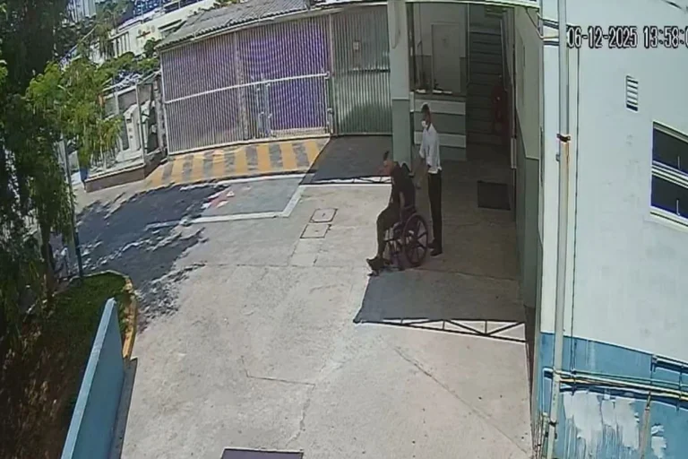 Suspeito de roubo a carro de luxo é encontrado baleado em UPA de SP.Vejavídeo