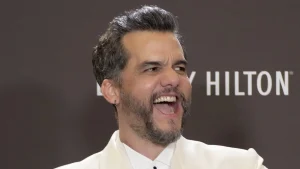 Wagner Moura fã de Oasis agora