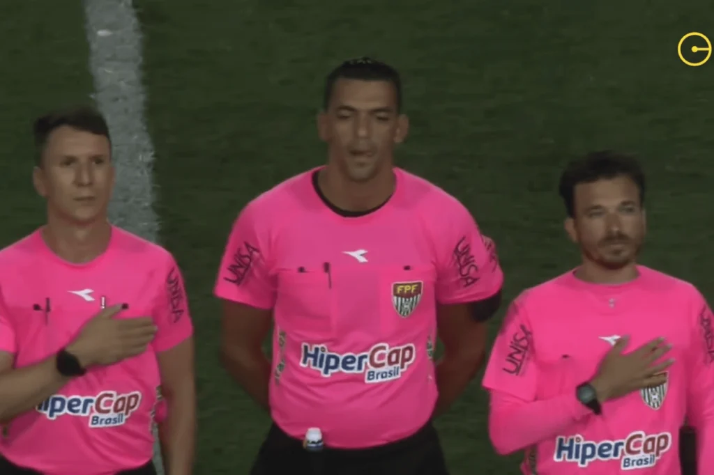 Copinha agora tem uniforme de arbitragem com 10 patrocínios