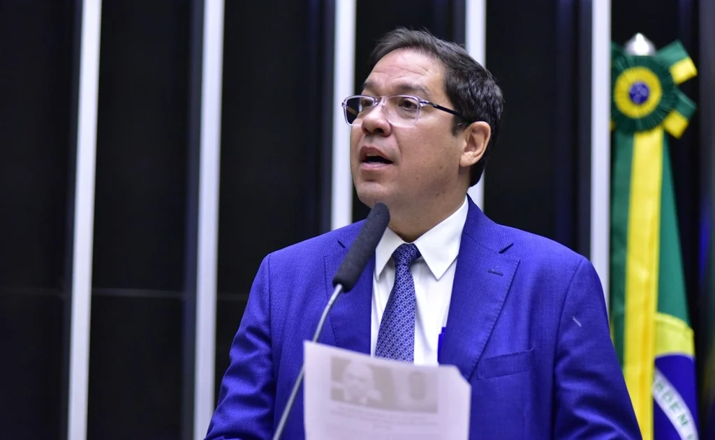 Deputado dialoga com Moraes sobre Bolsonaro desde agosto agora