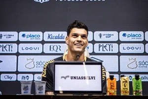 Gabriel Brazão do Santos revela interesse de clubes e compromisso com o Alvinegro