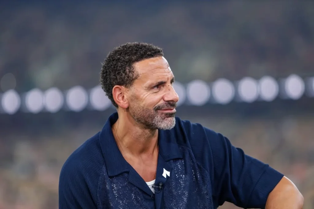 Rio Ferdinand revela luta contra lesões e uso de cadeira de rodas agora