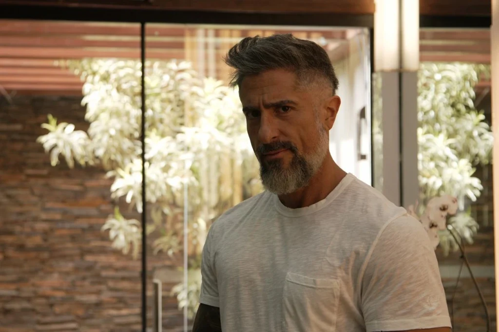 Marcos Mion enfrenta dor intensa de hérnia de disco durante gravação