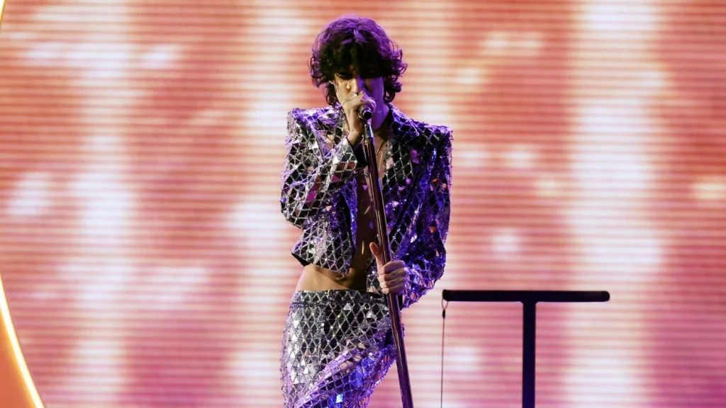 Sombr lança clipe de Homewrecker agora, cantor retorna ao cenário musical com pop animado no velho oeste